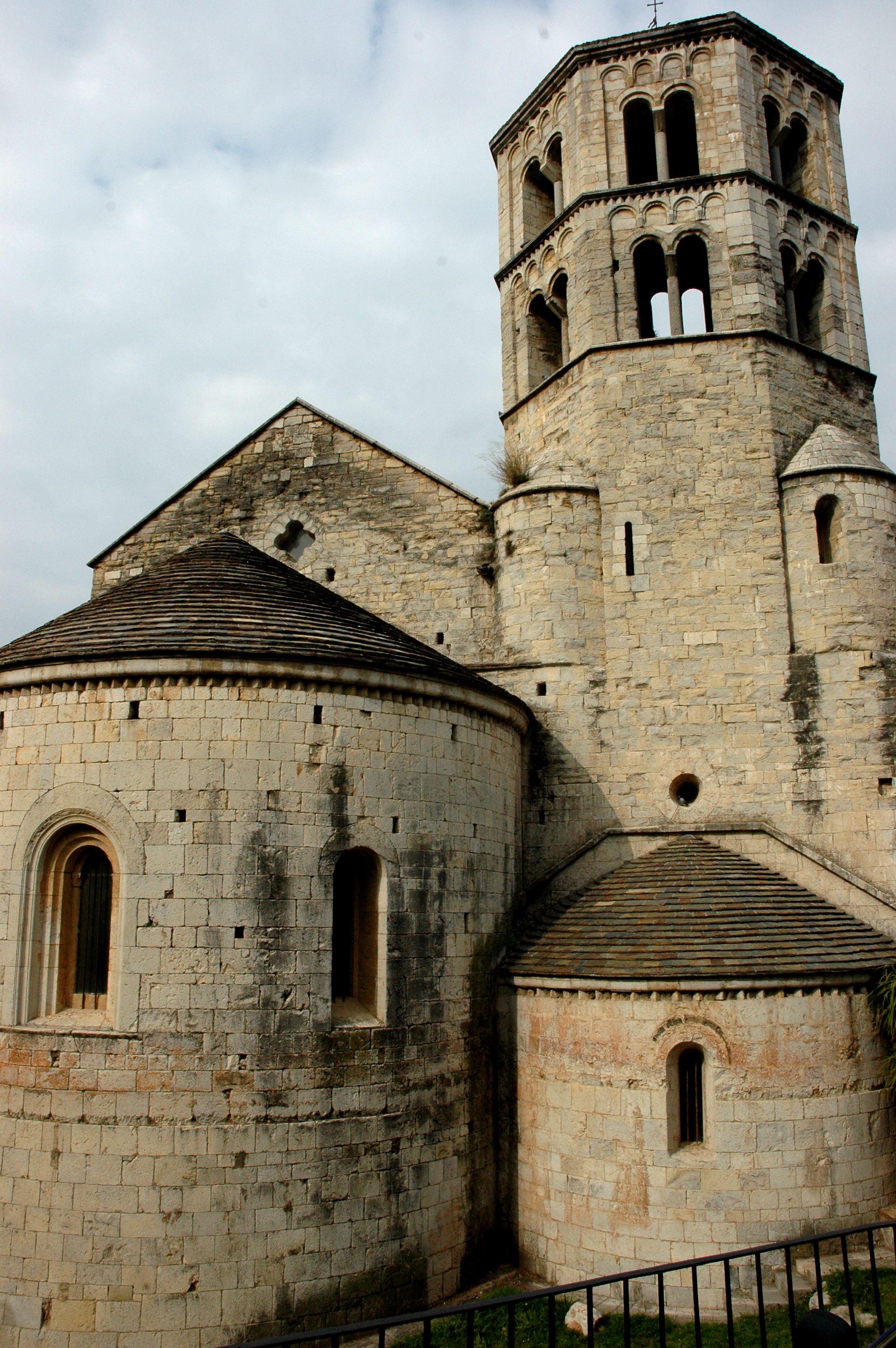 Monestir de Sant Pere de Galligants — रोमानेस्क उत्कृष्ट कृति