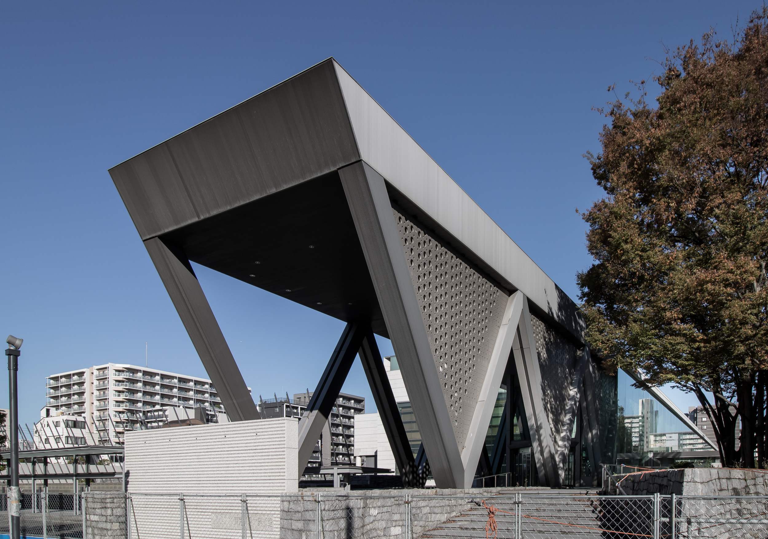 Kiba Park and the Museum of Contemporary Art Tokyo