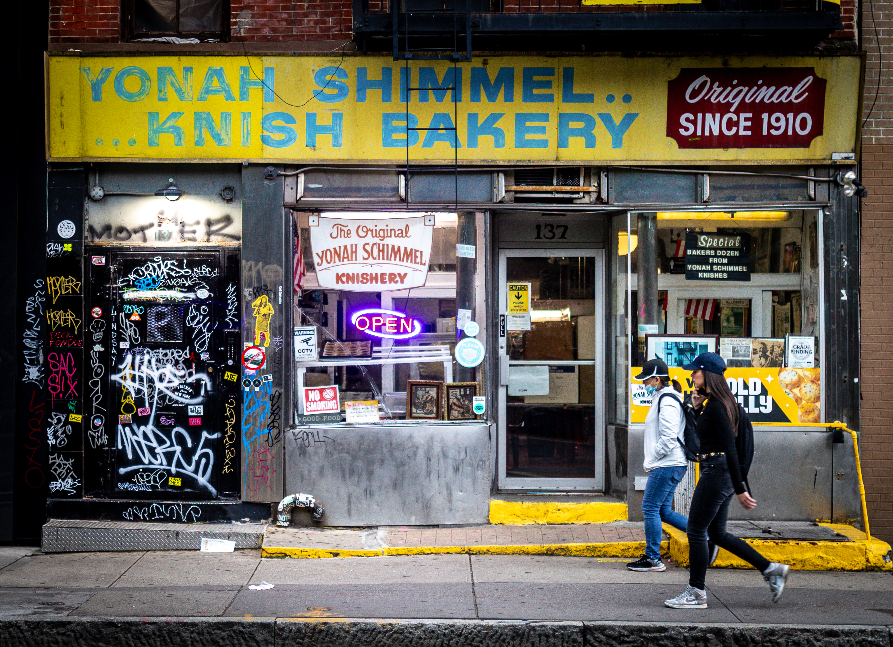 Yonah Schimmel Knish Bakery