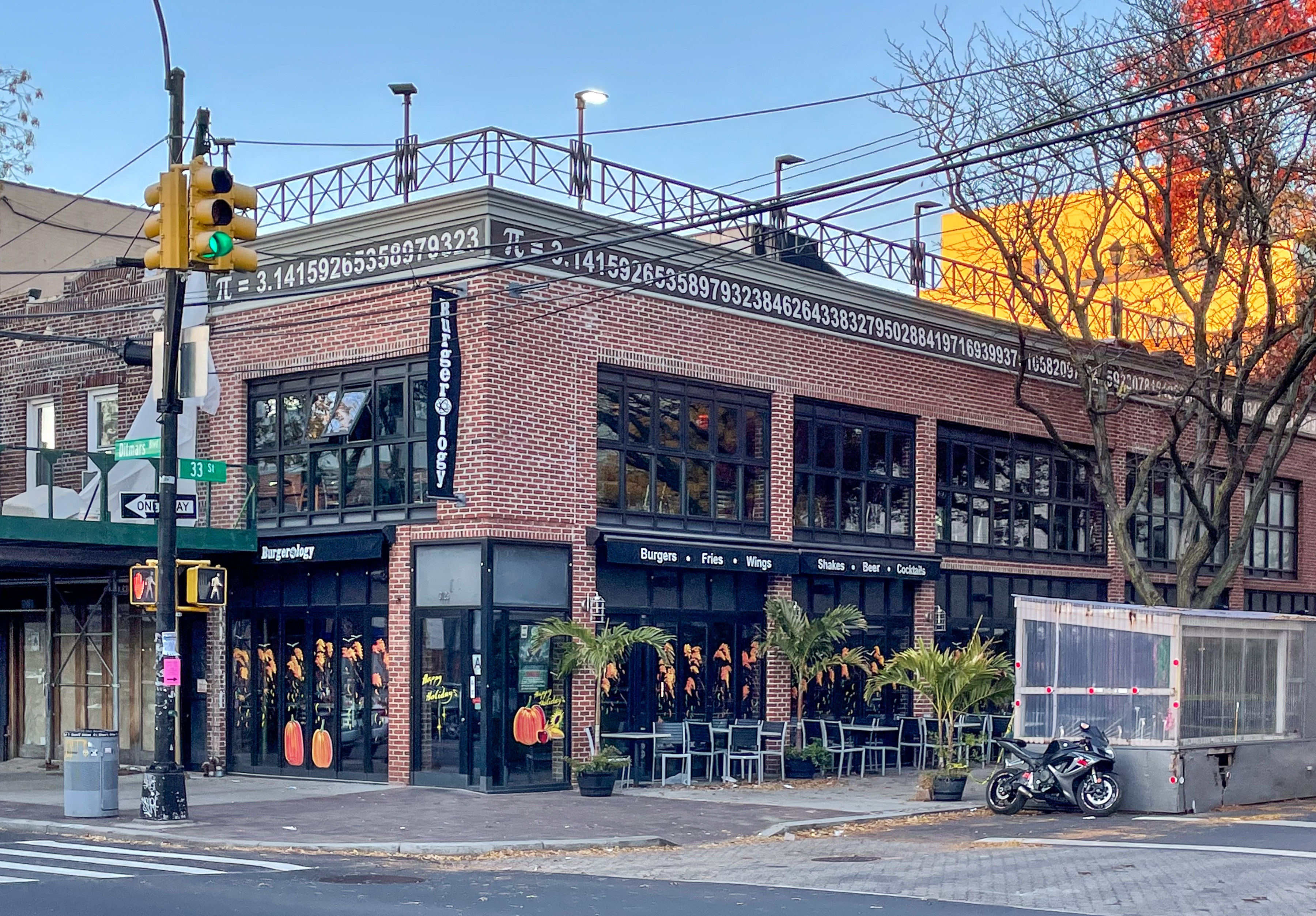 Ditmars Boulevard