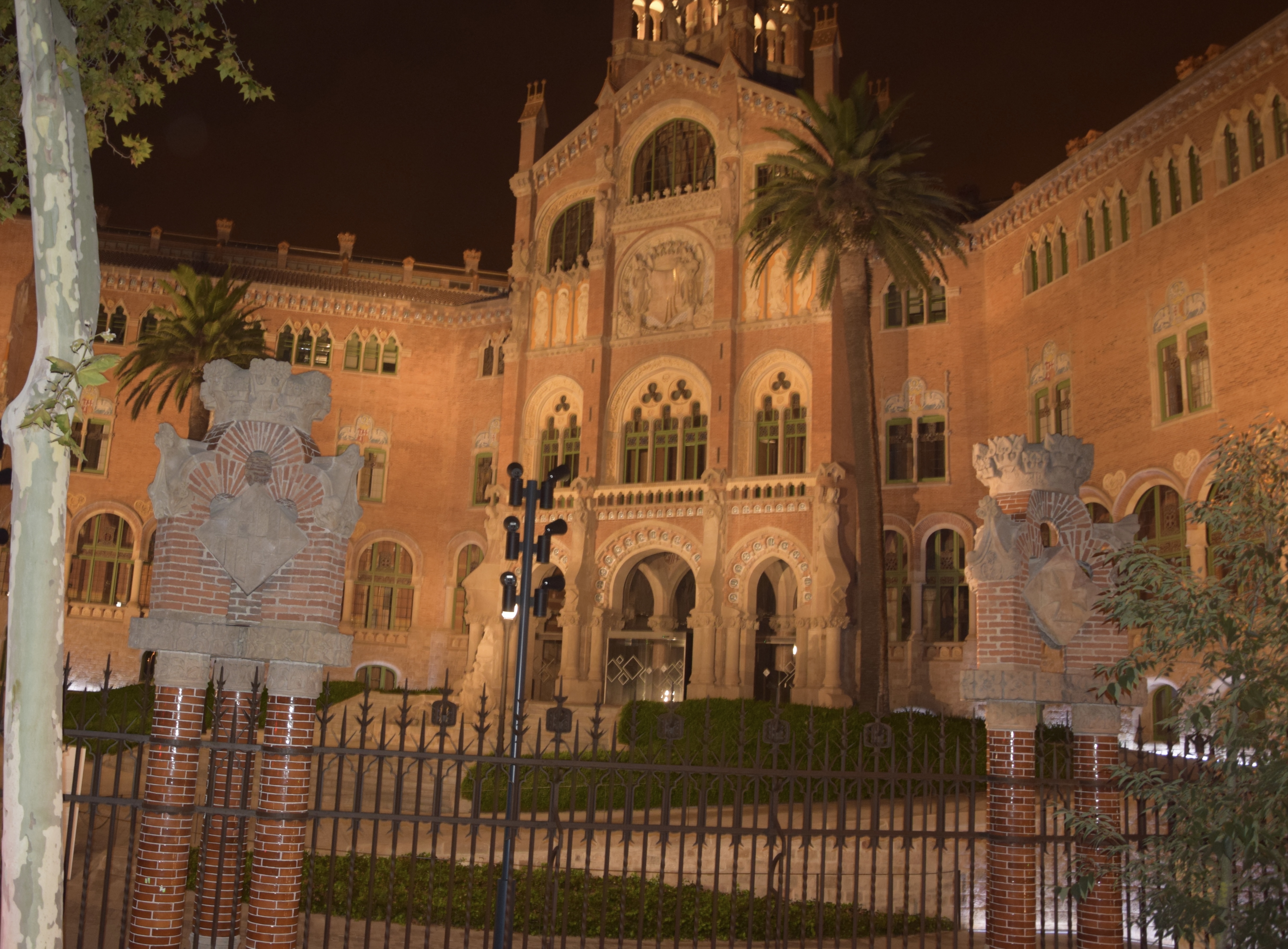 サン・パウ病院 (Hospital de Sant Pau)