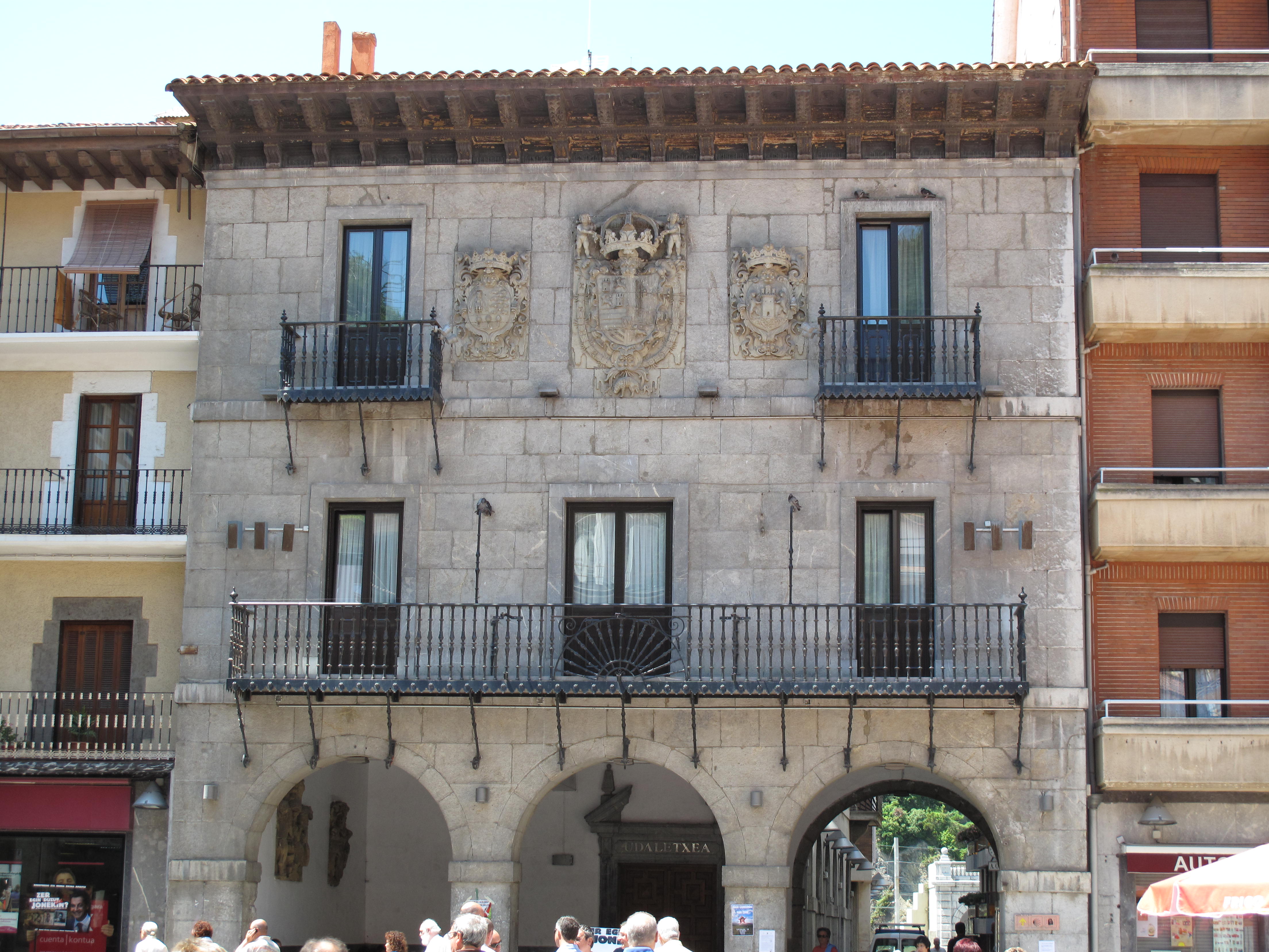 Plaza & Ayuntamiento