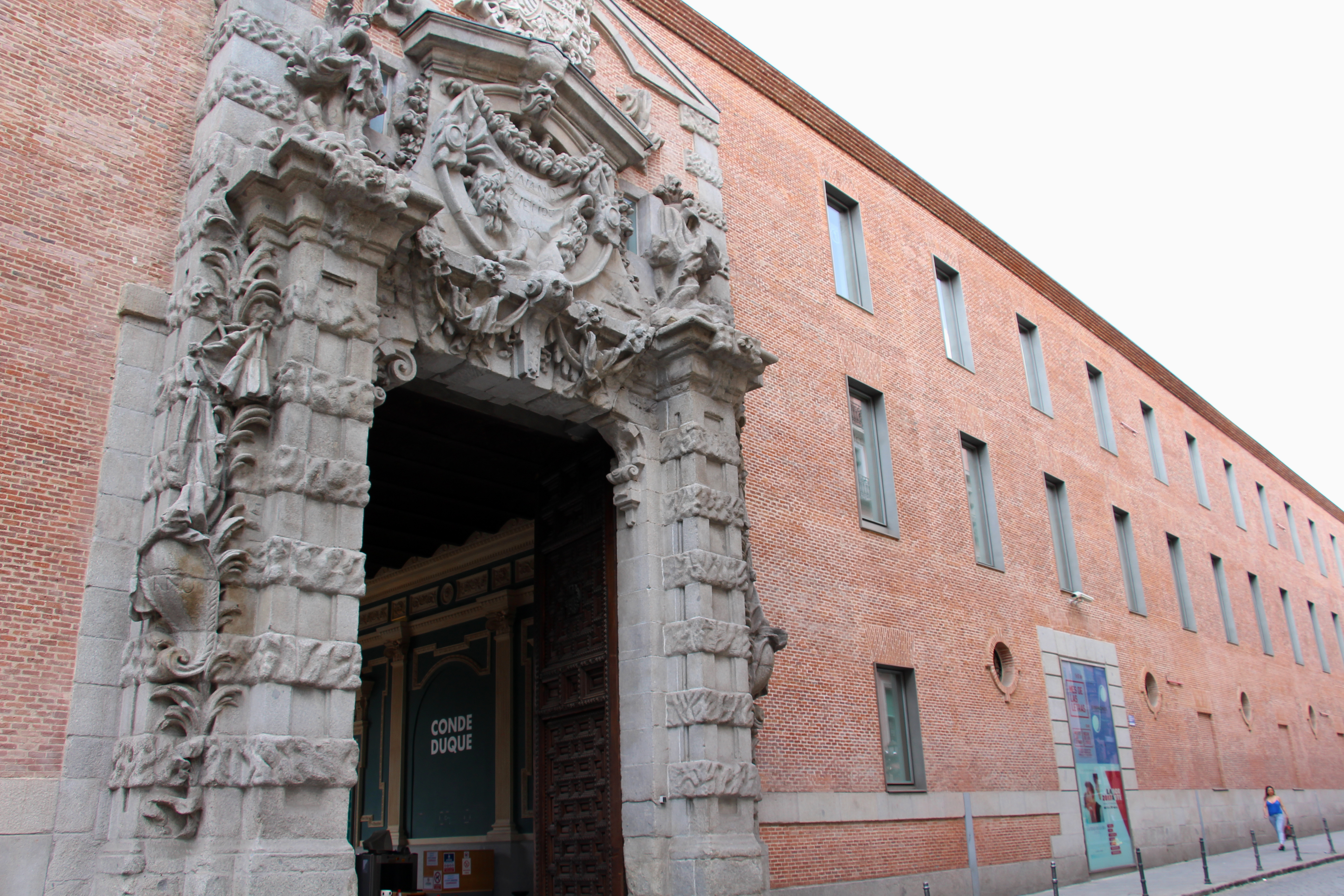 مركّز كونديه دوكيه الثقافي (Centro Cultural Conde Duque)