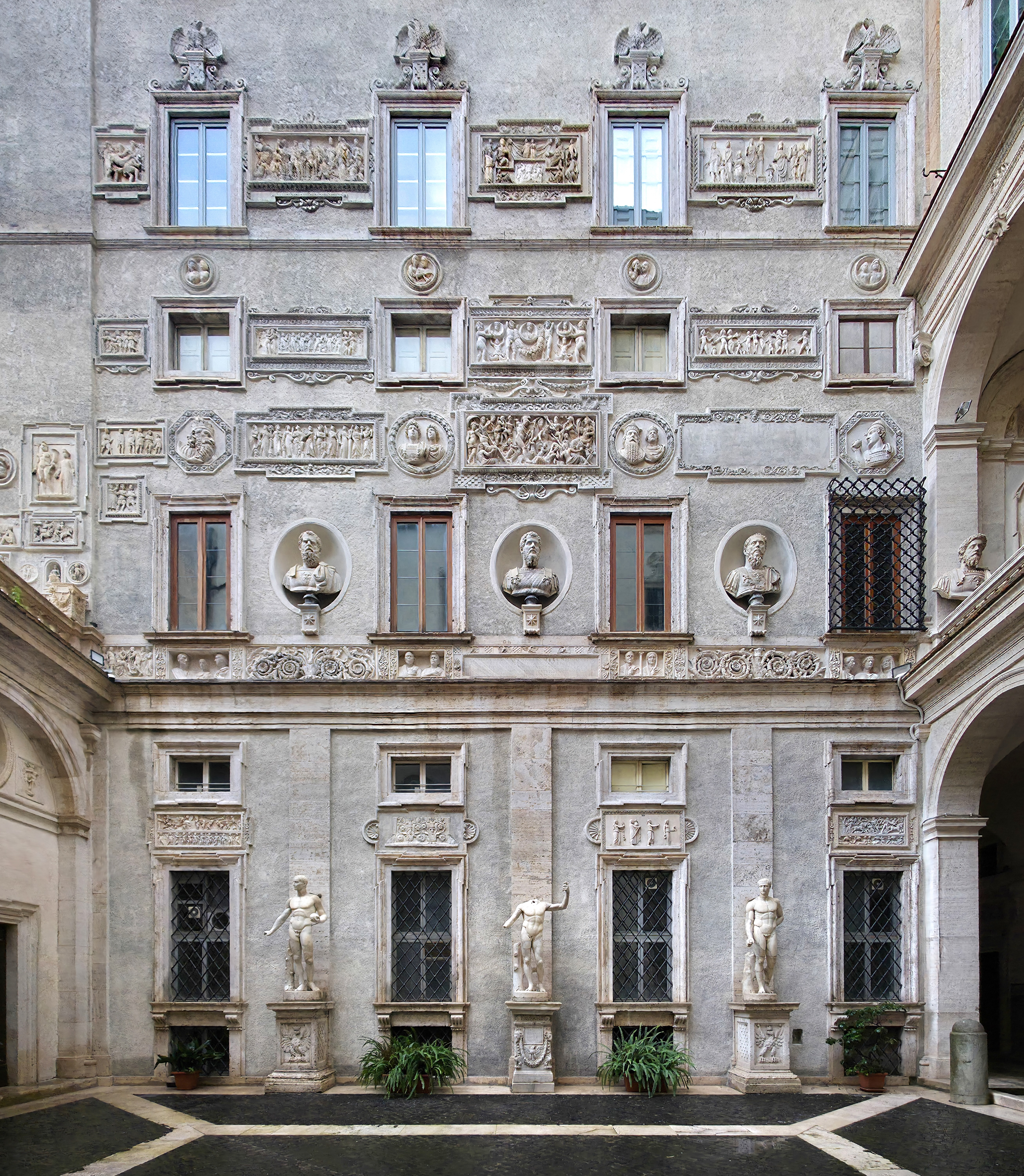 Pati del Palazzo Mattei di Giove
