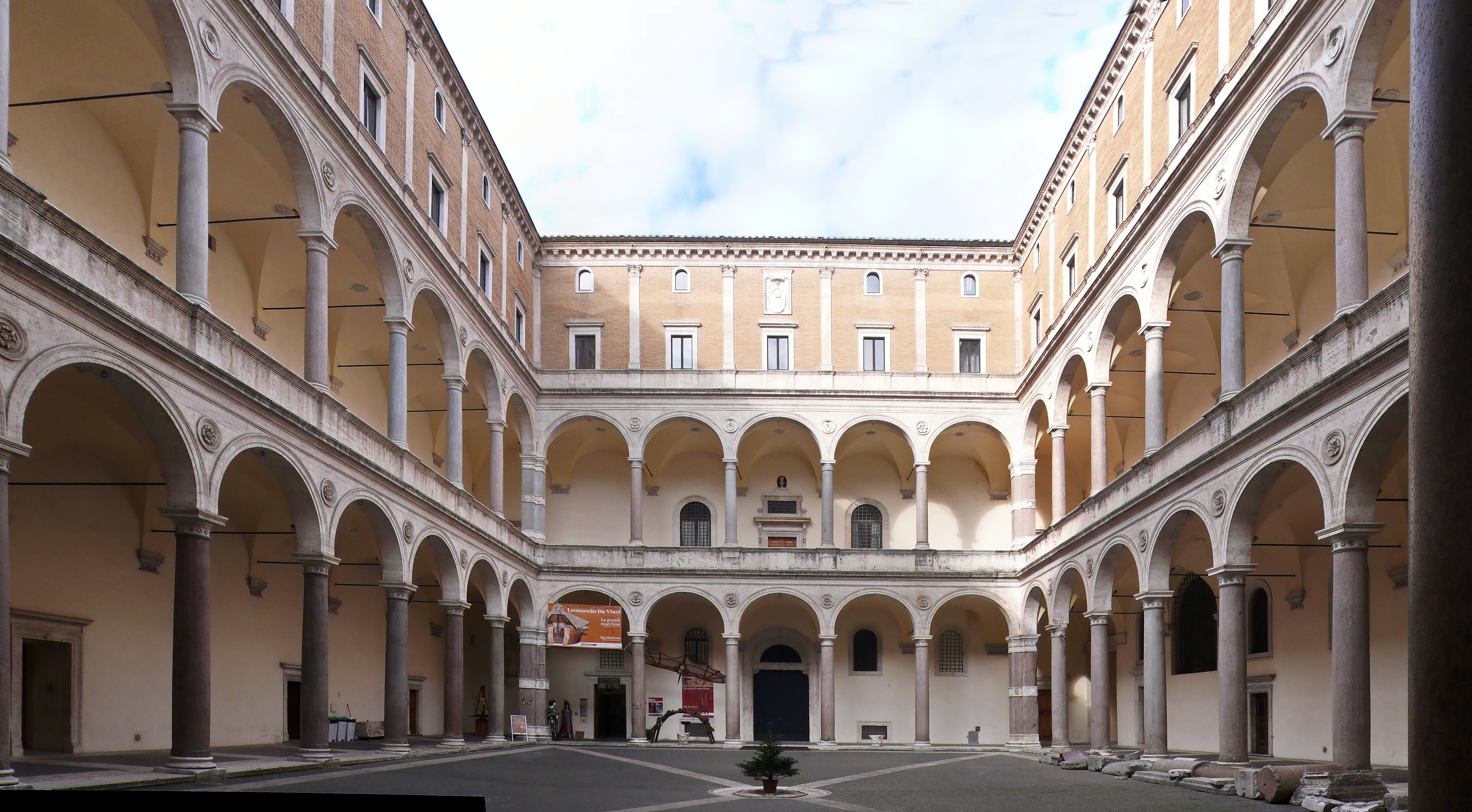 قصر ديلا كانشيليريا (Palazzo della Cancelleria)