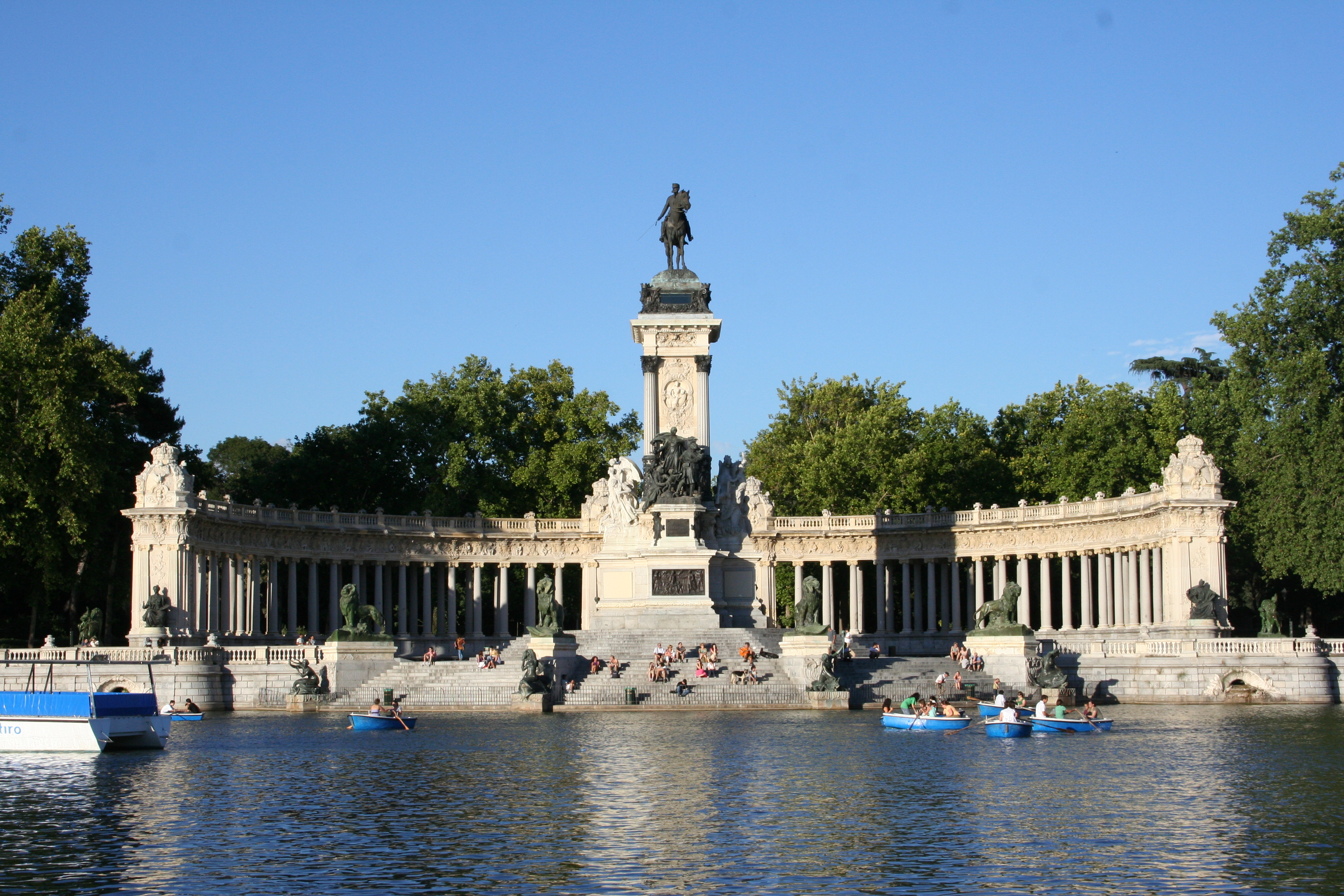Monumento a Alfonso XII & Estanque Grande