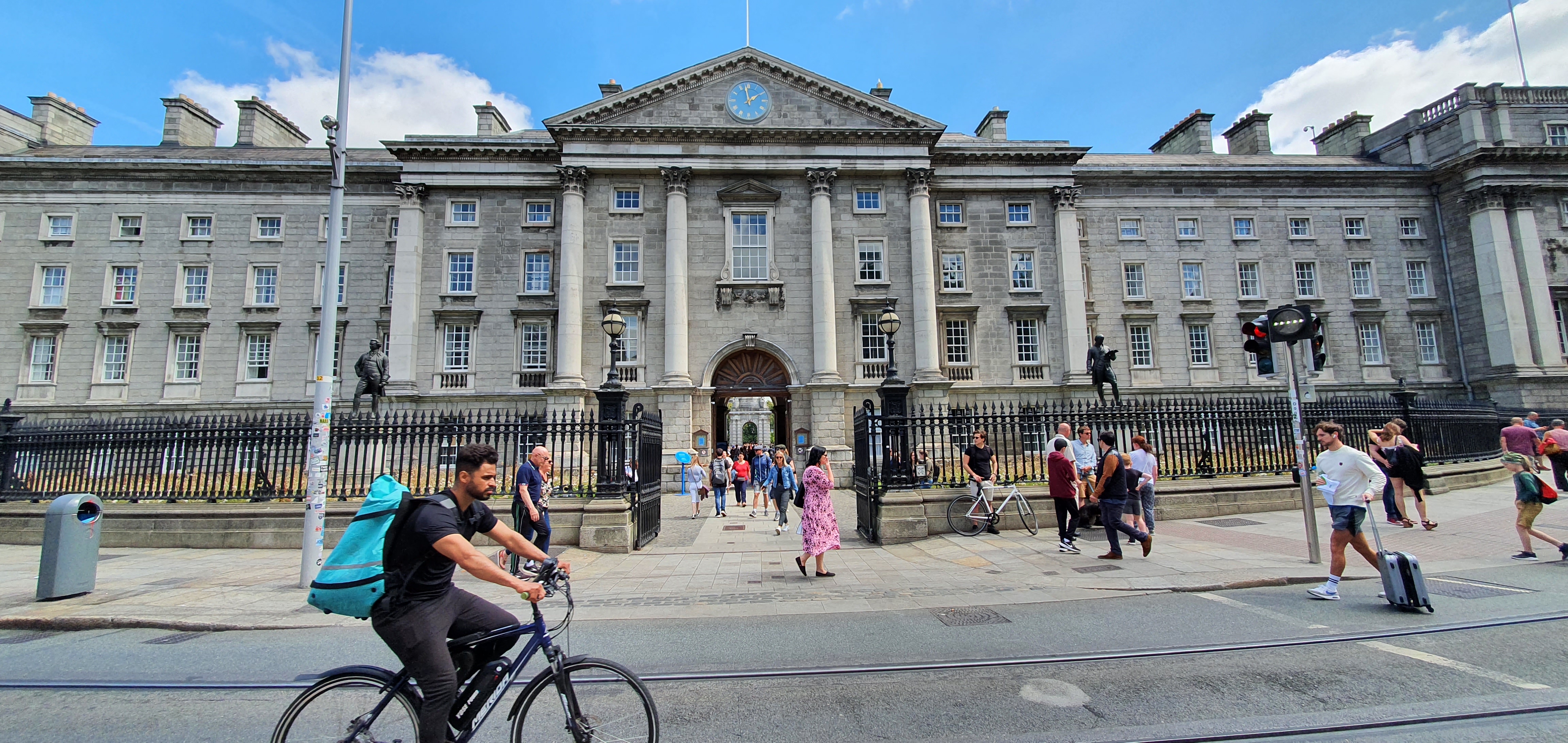 Dublin Essentials: College Green to the GPO