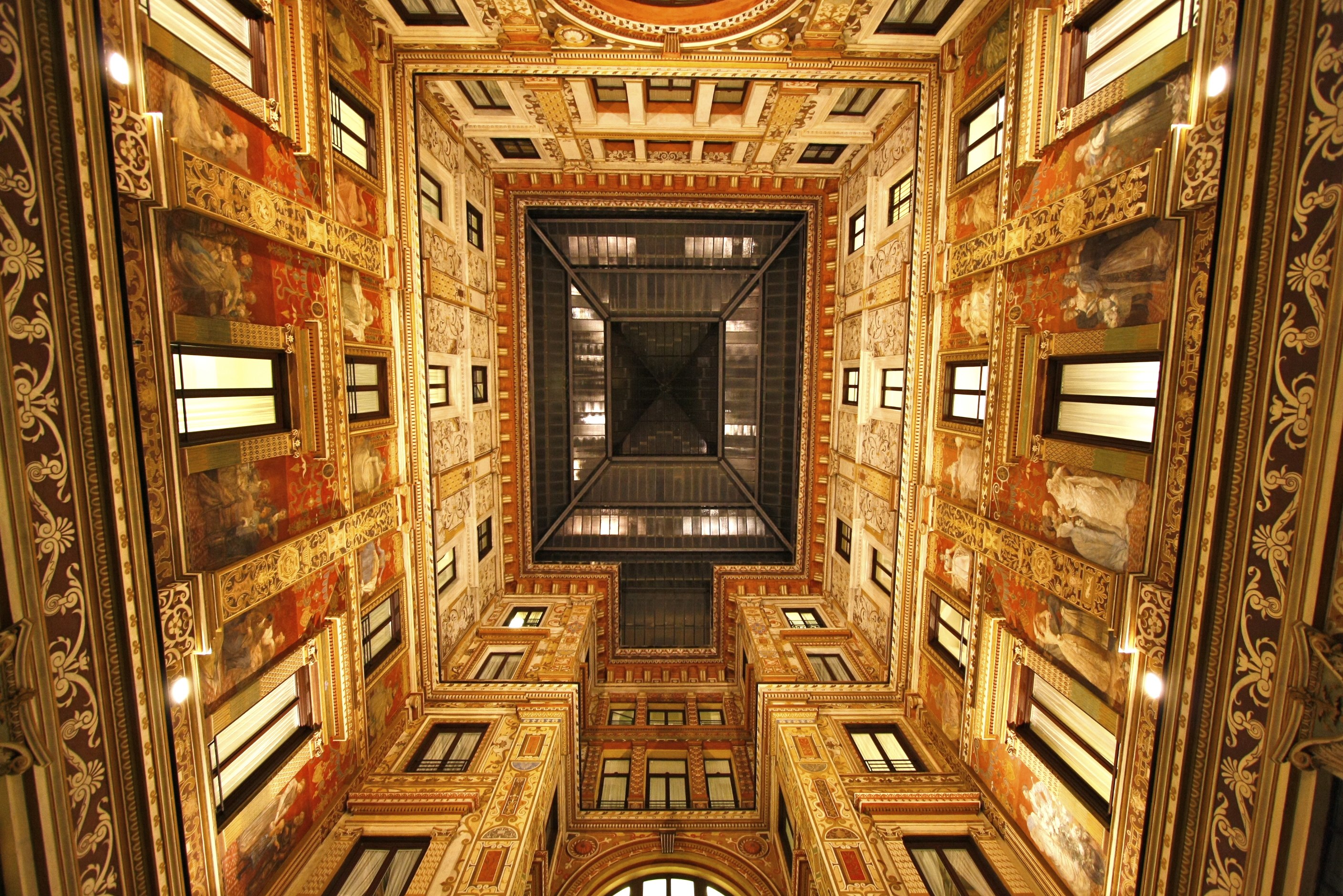 Hidden Rome: Secret Courtyards & Forgotten Corners